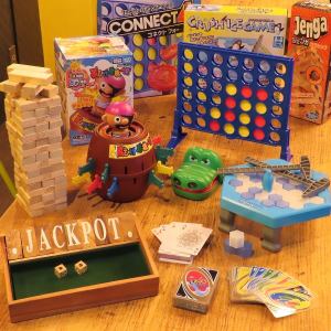 提供棋盘游戏和玩具