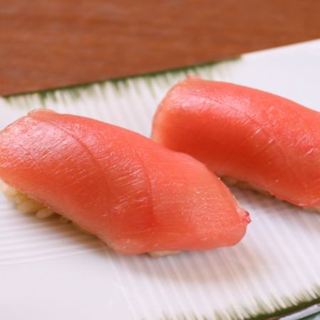 Lean tuna nigiri