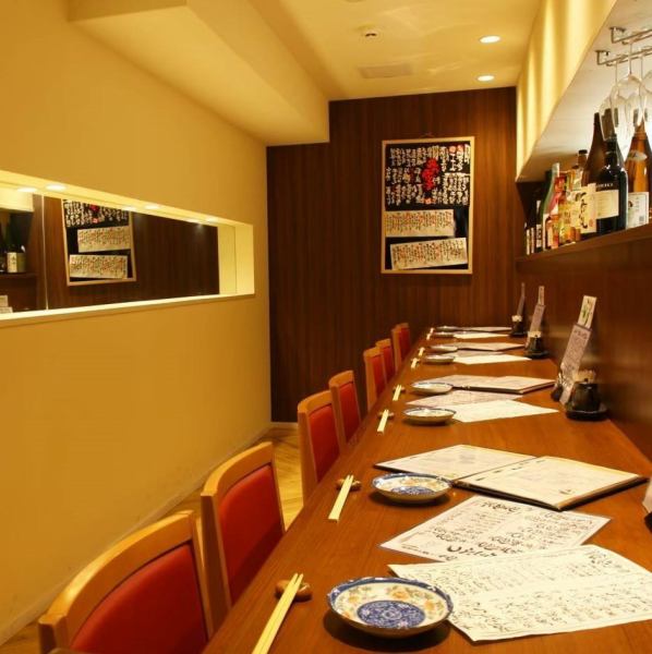 This is recommended for people who like dates, food, and alcohol.A counter where you can sit side by side is perfect for situations where you want to enjoy a long conversation.Enjoy a luxurious night in Esaka with the chef's recommended dishes and drinks.Drinking alone after work is also welcome.