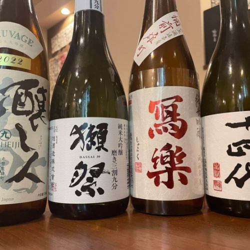 Delicious sushi and delicious sake.We offer a variety of local sake