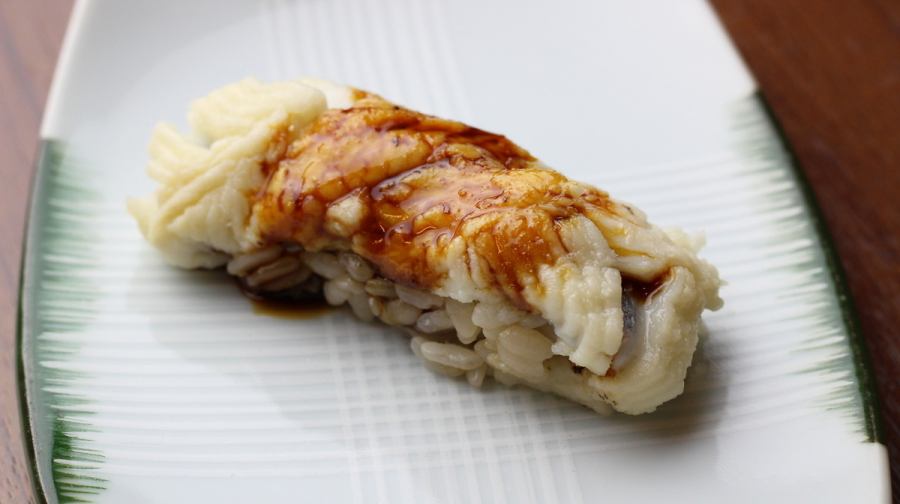 長崎・五島列島の海が育んだ 【名代】煮穴子にぎり！毎日完売する大人気メニュー！
