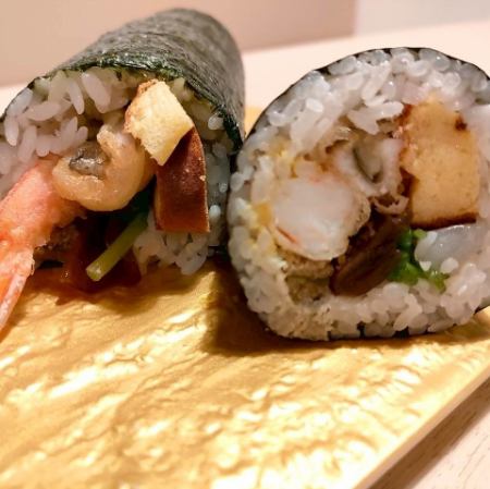 天婦羅流六角巻き ～極上の天婦羅と鮨ダネの調和～　■1本3,000円／ハーフ1,700円