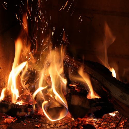 Enjoy innovative cuisine using wood fire.