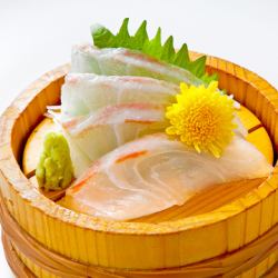 鯛の刺身/《活》鯵の姿造り