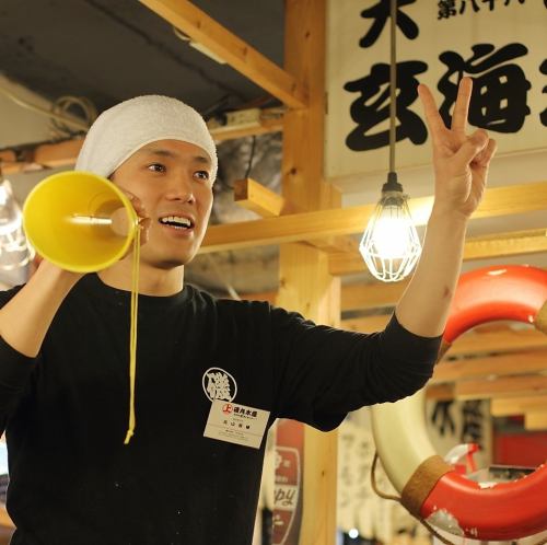 笑顔と活気あふれる店内!