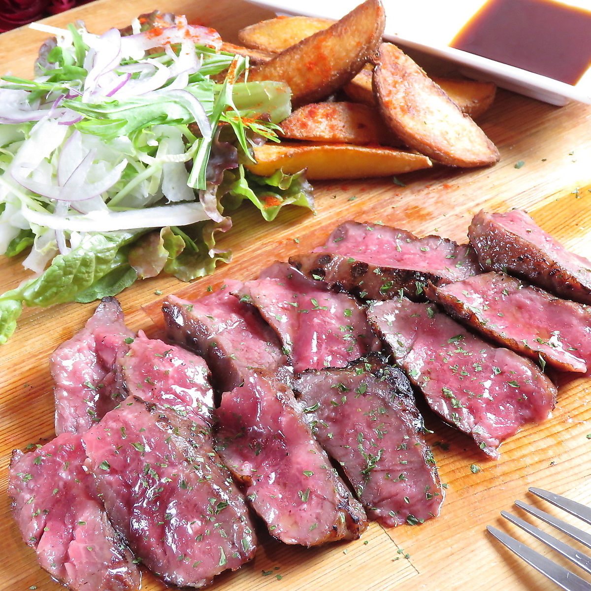 ワイン片手に熟成肉のステーキを♪噛めば噛むほど旨味が溢れます