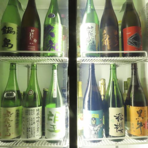 お好みの日本酒を見つける楽しみも、当店の魅力の一つ♪