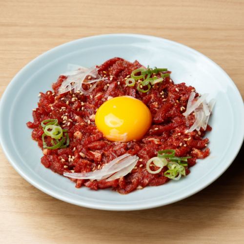 牛生ハムユッケ