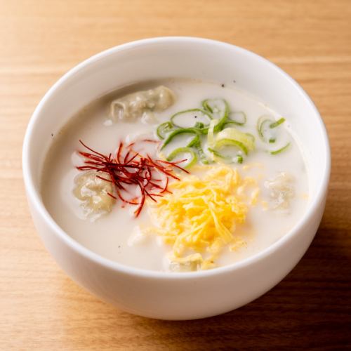 ソルロンタングッス(韓国マンドゥ入り)