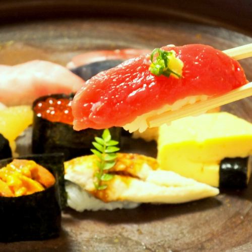 寿司職人が腕を揮うお寿司は絶品！