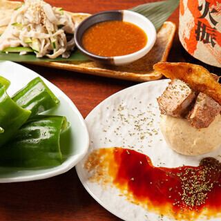 ハクナマタタ飲み放題付き5000円コース◆自慢の料理を一通り楽しめる!(+1500円で1時間延長OK!)