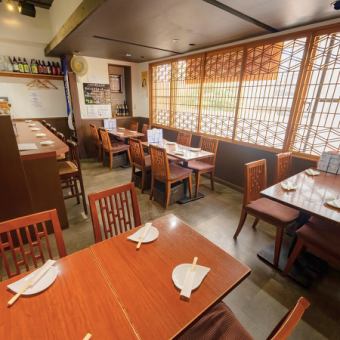 テーブル4名×4卓