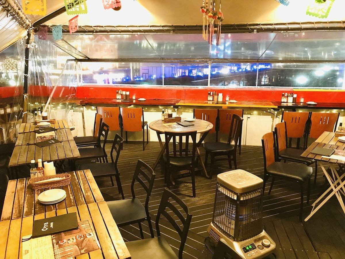 大好評！暖房完備のグランピング風テラステント席☆