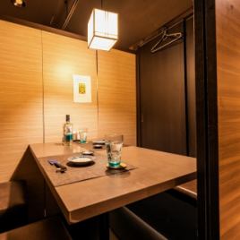 記念日やデートなどでお使い頂けるカップルシート雰囲気を大事にしたお部屋で幅広い年代層に支持を受けており、様々なシーンで活躍しております♪ランチ、カフェ、ディナーと時と共に変わりゆく奥羽本荘の姿をお楽しみ下さい♪(上野/個室/牛タン/焼き鳥/肉寿司/飲み放題/デート/宴会コース/記念日/接待/宴会)