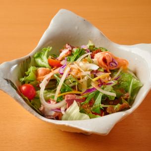 最高鮮度の海鮮サラダ