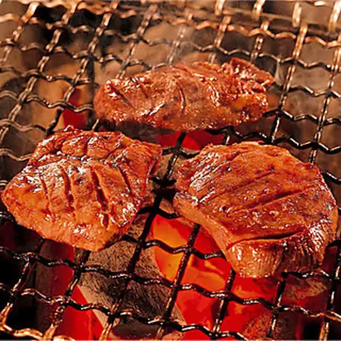 『団欒の牛タンコース』生ビール付き！揚げ物や肉寿司など全7品3時間飲み放題付き4000円