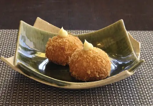 クリームコロッケ　冷静トマトソース仕立て