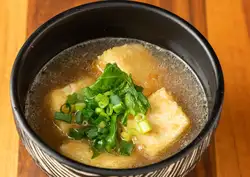 豆腐配蔬菜和蘑菇