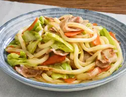 辣泡菜炒烏龍麵