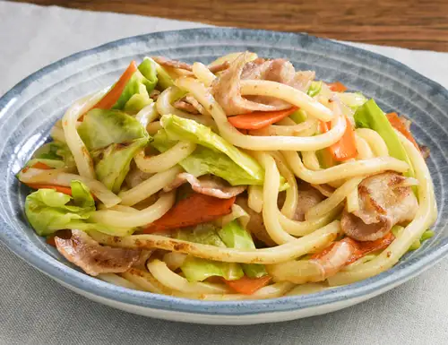 ピリ辛キムチ焼きうどん