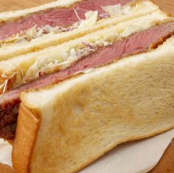 鬼场的炸牛排三明治