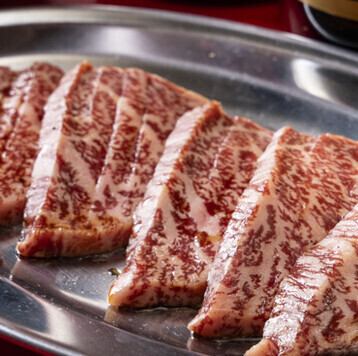 芳醇な旨味がとろける！ジューシーで柔らかな特選「カルビ」