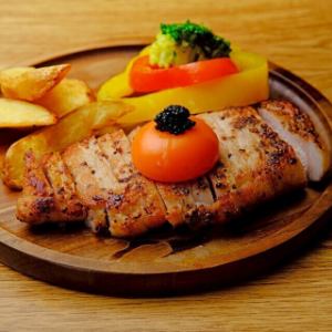 霧島豚ロースのステーキ "キャビアのせ"