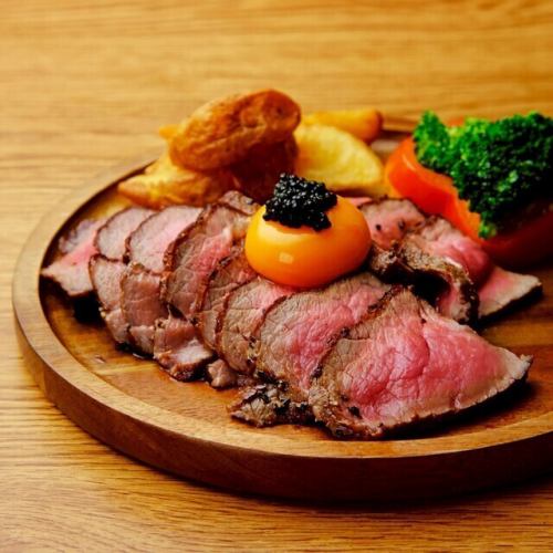 【和牛】内もものステーキ "キャビアのせ"