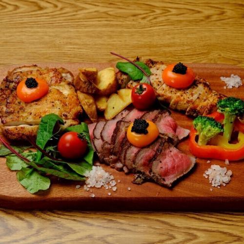 "贅沢" ステーキ食べ比べ"キャビアのせ"