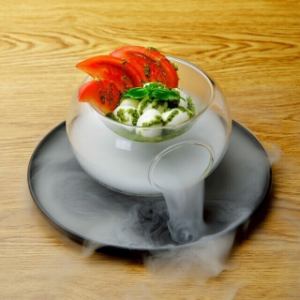 トマトカプレーゼ