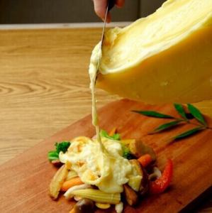 "豪華" 温野菜とソーセージのラクレット