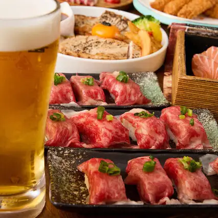 고기와 꼬치구이 사치스러운 맛