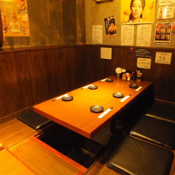 最大18名まで可能な個室は宴会にピッタリ!やっぱり仲間と飲んで食べるとお料理・お酒も格別にウマくなる★