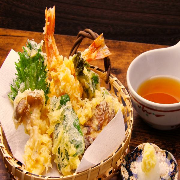 定番の海老やホタテはもちろん！季節の野菜や魚多彩にご用意！全て料理長が厳選した食材を使用しております