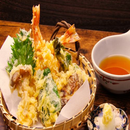 定番の海老やホタテはもちろん！季節の野菜や魚多彩にご用意！全て料理長が厳選した食材を使用しております