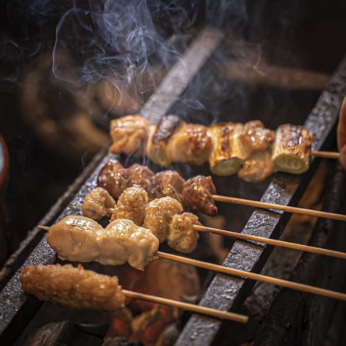 兵庫県産但馬鶏を炭火で焼き上げる、素材の旨味を活かしたふっくらジューシーな自慢の焼き鳥　各種