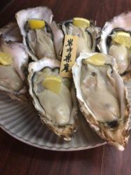 Dosa prime! Large raw oysters (5 pieces) [2,180 yen]