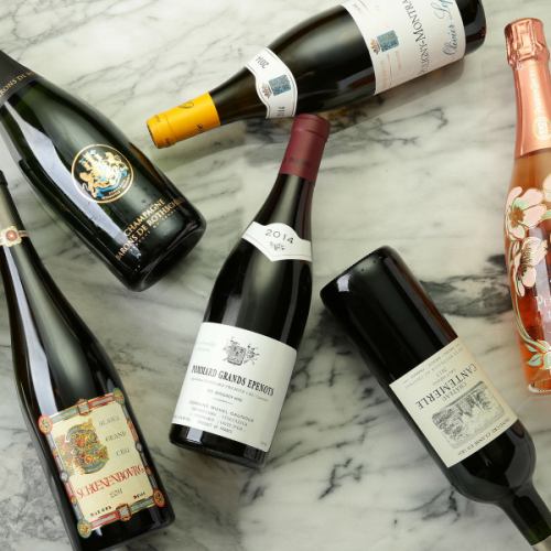 ソムリエ厳選の100種以上のワイン