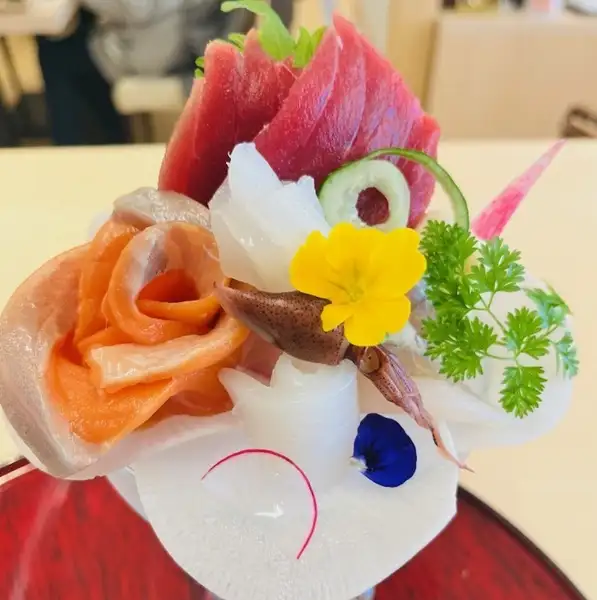 ゴールドパフェ(海鮮ネタは日替わり)他5品