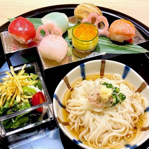 【手まり寿司御膳～稲庭うどん付き～　手まり寿司に稲庭うどんをセットにした御膳です】