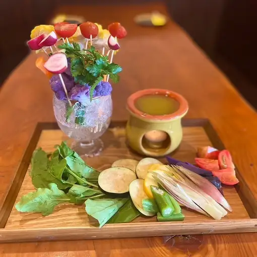 【バーニャカウダ女子会プラン】新鮮野菜のバーニャカウダ等全13品+150分飲放付6000円(税込)♪