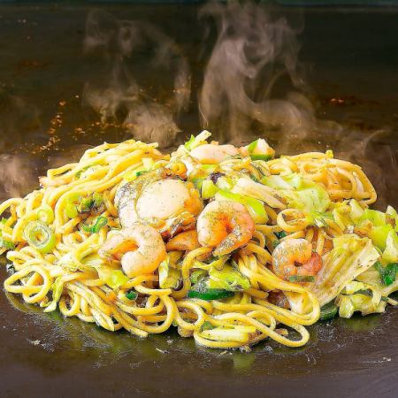 Seafood salt butter fried noodles / Yokocho fried noodles (miso flavor)