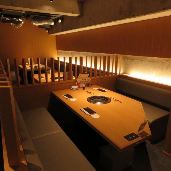 【距離橫濱車站步行僅需3分鐘】室內氣氛極佳,是舉辦各種宴會的理想場所,例如迎新會、歡送會、新年派對、私人聚會,以及成人約會和閨蜜聚會!非常適合各種場合,包括宴會、迎新會、歡送會、同學會、閨蜜聚會、商務招待和團體活動!