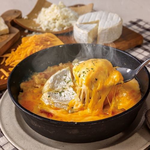 カマンベールと4種のチーズのプレミアムドリア