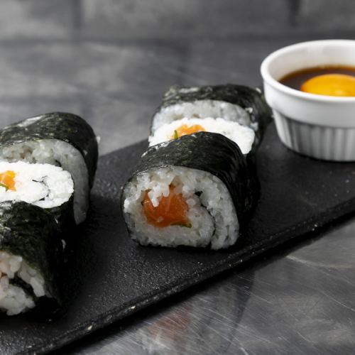 Salmon Yukhoe Kimbap