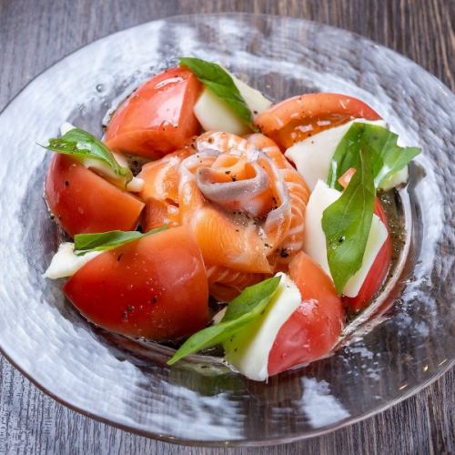 サーモンのカプレーゼ