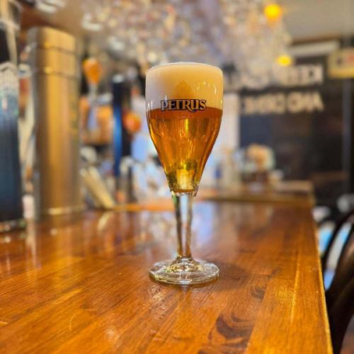New barrel opened!

Today marks the start of our August business.
We haven't announced the opening for a while, so all the barrels have been changed.

Click here for a list of newly opened and currently open bottles.
https://untp.beer/e58ddb0a61

They also serve a few summery dishes such as conger eel, amberjack, water eggplant and white peach, so if you have time, be sure to come and try them out.

#malheur8 #noirdedottignies #jackspreciousipa #filsapapa #petrussourpassionfruit #kriekenlambiek #edelpils #belgianbeer #cafemaisondek