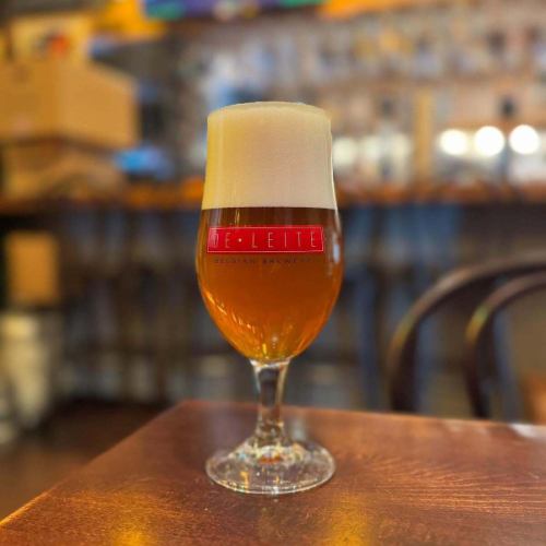 New barrel opened!

Today marks the start of our August business.
We haven't announced the opening for a while, so all the barrels have been changed.

Click here for a list of newly opened and currently open bottles.
https://untp.beer/e58ddb0a61

They also serve a few summery dishes such as conger eel, amberjack, water eggplant and white peach, so if you have time, be sure to come and try them out.

#malheur8 #noirdedottignies #jackspreciousipa #filsapapa #petrussourpassionfruit #kriekenlambiek #edelpils #belgianbeer #cafemaisondek