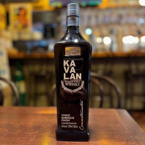 新桶已开启！

经过一个长周末，我们今天重新开始营业，供应晚餐（下午 5 点开始）。
假期期间我去台湾旅行了。
我们还囤了一些在日本很难找到的纪念品和威士忌。

●三月10日
Malheur10 / keg
style / Belgian Strong Golden Ale
alc 10%
来自杜兰特希尔啤酒厂的绝妙金发女郎。
迷人的酯香、甜美的大麦香和啤酒花香。
带有桃子般的甜香，并略带柠檬和橙皮的辛辣味。
虽然酒精度高达 10%，但这是一款口感非常好的啤酒，而且并不厚重。
[世界啤酒杯J 烈性特种艾尔啤酒[比利时风格]获得银牌。

谵妄红
Delirium Red / keg
style / Fruit
alc 8%
一款以人们熟悉的粉红色大象“休斯脸”为特色的水果啤酒。
它具有浓郁的樱桃果香和较高的酒精度。
它的甜度和酸度平衡得很好，适合作为餐后啤酒饮用。
柔和的樱桃和杏仁香气，略带苦涩的浆果余味。

科森东克布鲁恩
Corsendonk Bruin / keg
style / Dark Ale
alc 6.5%
由科森东克啤酒厂酿造的黑啤。
它散发着浓郁的香气，味道有点像苦巧克力。
麦芽带来的甜味、淡淡的酸味和香料味。
一款风味复杂而浓郁的啤酒。

我们也开始供应来自台湾引以为傲的威士忌酒厂噶玛兰的两种威士忌。

●Kavalan首席小提琴手Vanya Barrique Finish
KAVALAN Concertmaster VINHO Barrique Finish
https://www.kavalanwhisky.com/jp/news.php?act=view&id=169

噶玛兰大师精选珍藏1号单一麦芽威士忌
Kavalan Master's Select Reserve No.1 Single Malt Whisky
https://www.kavalanwhisky.com/jp/product.php?act=view&id=52

这两件都是非常精美的物品，在日本是找不到的。
啤酒之后享用，真是完美的收尾之选。

#belgianbeer #malheur #deliriumred #corsendonkbruin #kavalan #kavalancocertmaster #kavalanmastersselect