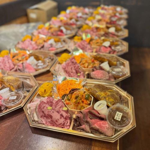 “問候”
年末開胃小菜外送工作已順利完成。
今年我們順利完成了所有工作,沒有任何問題。
非常感謝所有在2025年光臨我們商店的顧客。太感謝了。
今年無論在工作或生活中,我都過得不太順利,但我希望明年能振作起來,盡我所能做到最好。
我相信明年會是好年。
祝大家新年快樂!